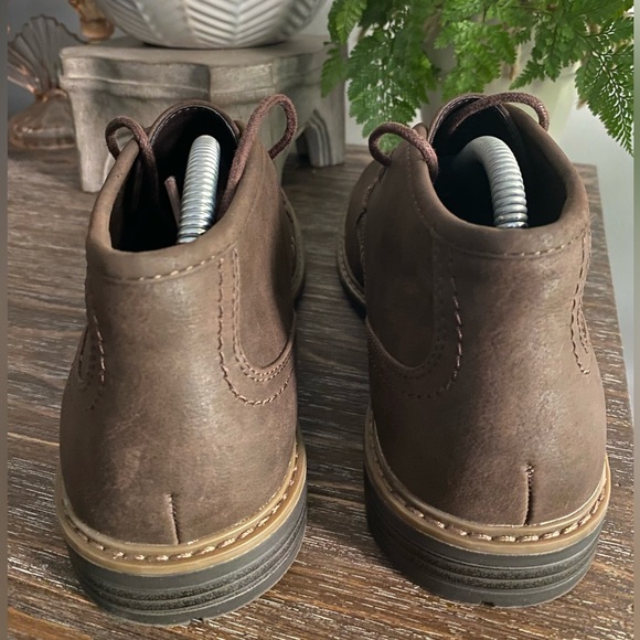 *NWOT* Varese Gobi II Mens 9 Chukka Boots Ankle Brown Lace Up Dress Shoe - Picture 4 of 11